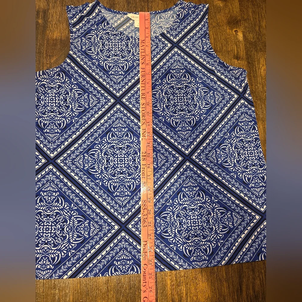Liz Claiborne Blue‎ and White Patterned Blouse